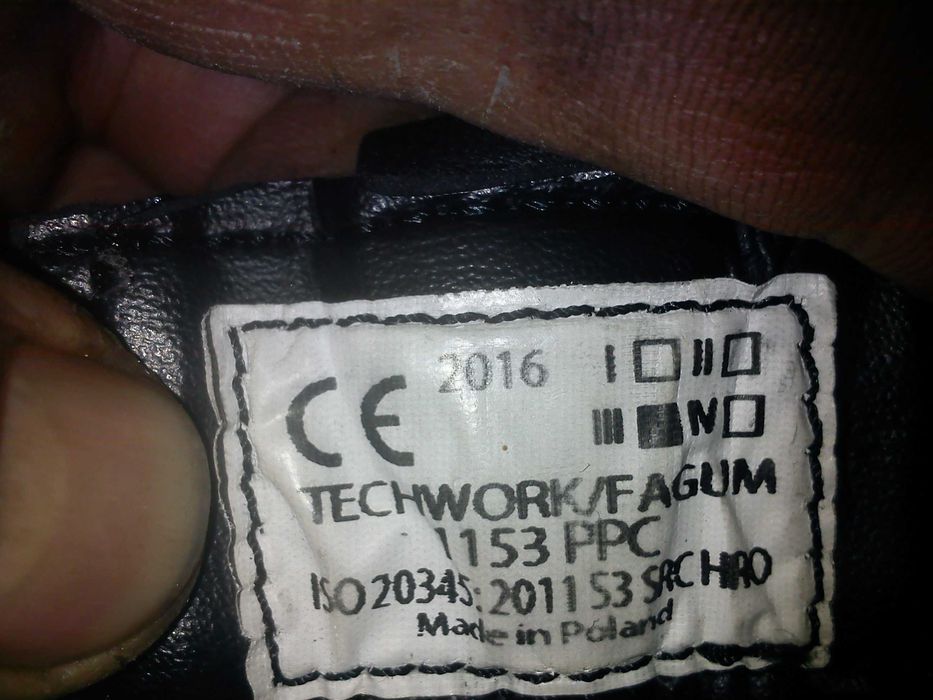 fagum 42/43 super stan czarne wyższe lekkie nosek skóra natural