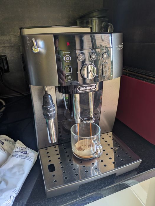 Delonghi Magnífica Smart S máquina de cafe