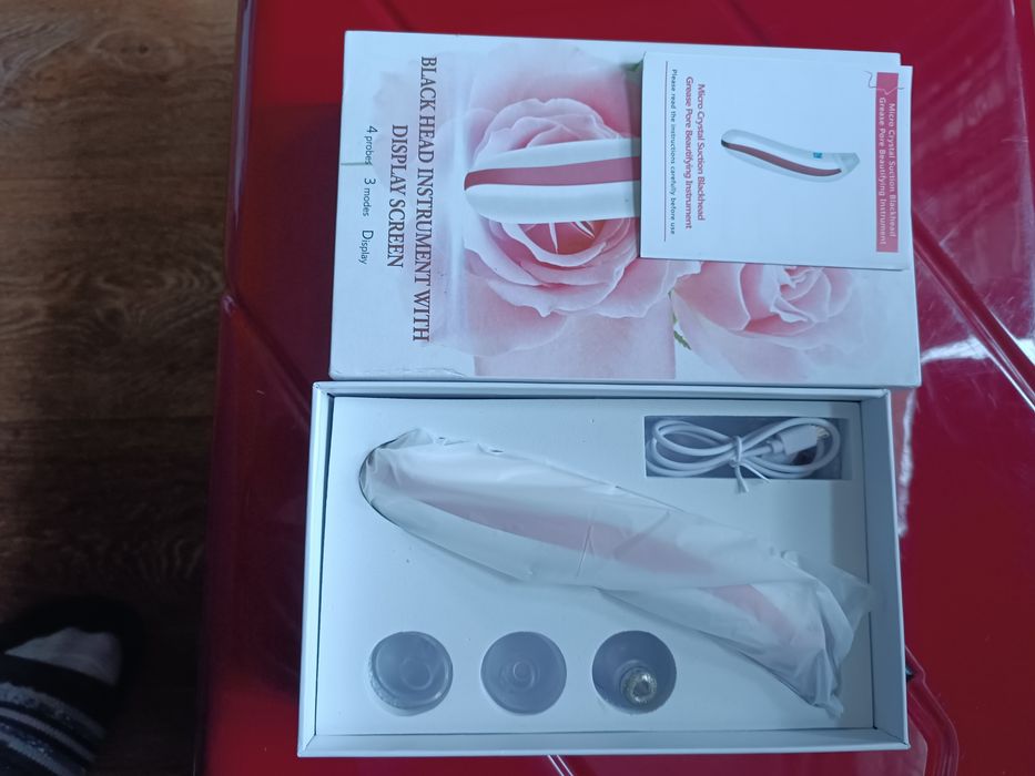 Пристрій за доглядом  проблемного обличчя