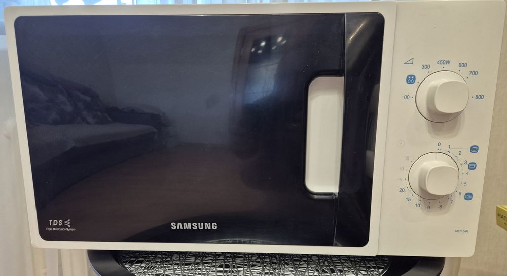 Мікрохвильовка Samsung ME712AR, 20л, T.D.S, біокераміка