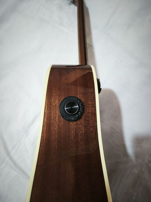 Продам акустичну гітару Epiphone DR-100 VS з Double OS1