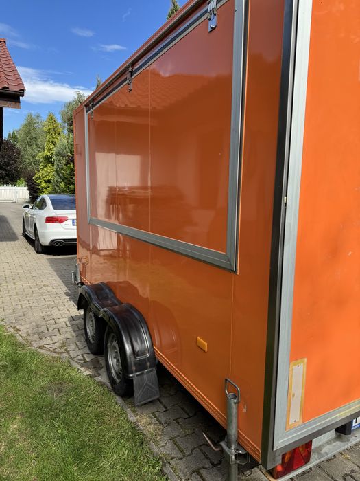 Przyczepa handolowa/gostronomiczna dwuosiowa