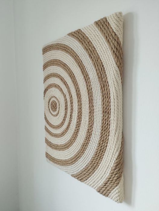Quadro com cordas de juta e algodão