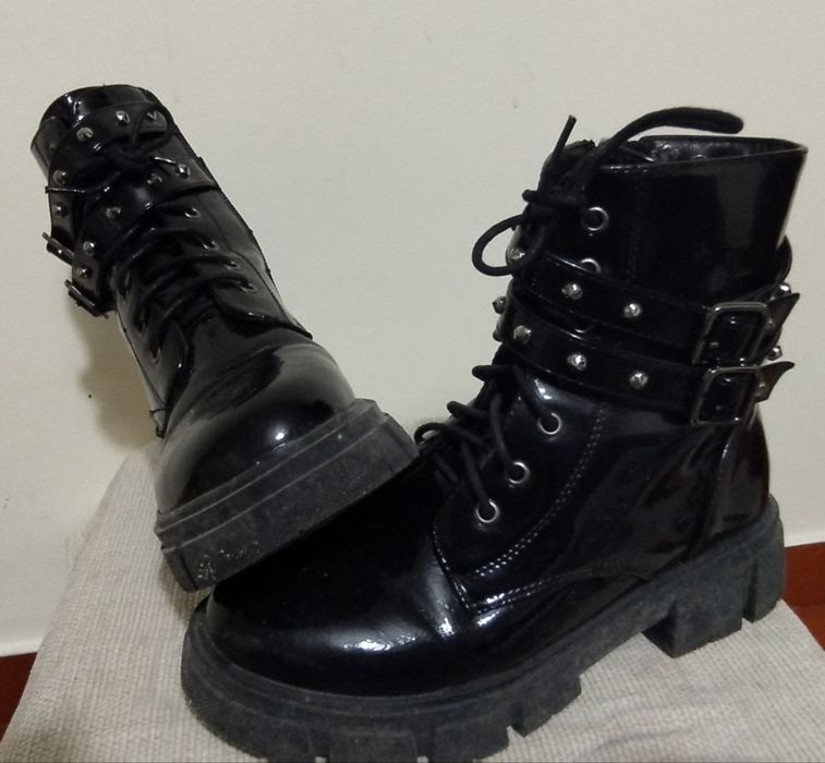 Botas pretas de mulher tamanho 36