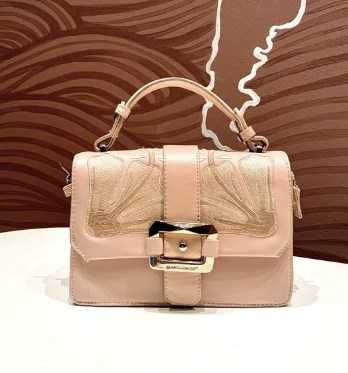 Сумка кроссбоди пудрова David Jones