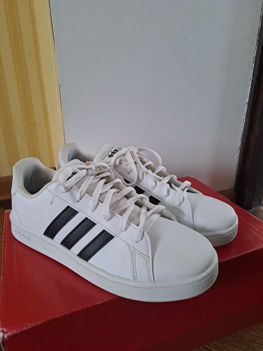 Класичні кеди Adidas grand court