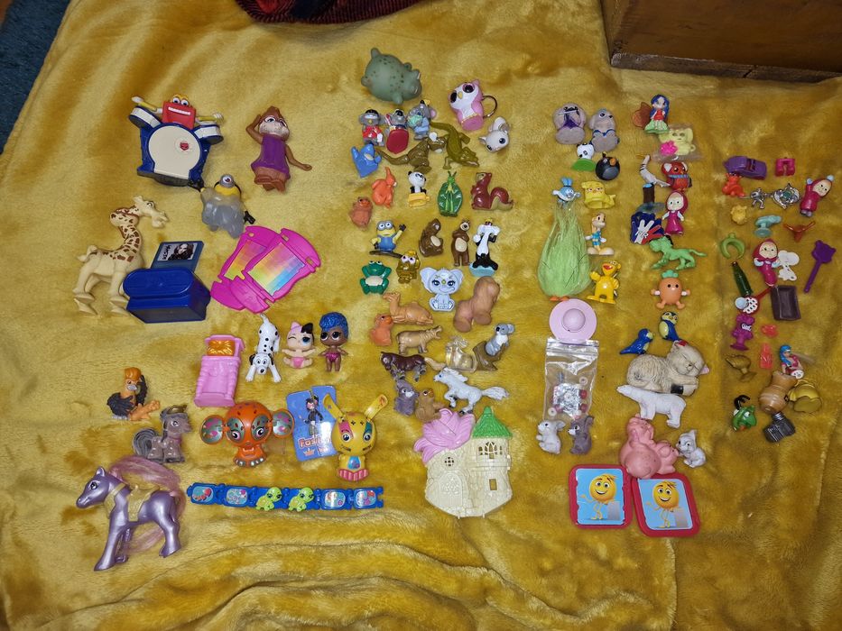 Музыкальная игрушка Макдональдс Киндер панда белка тварини Кіндер