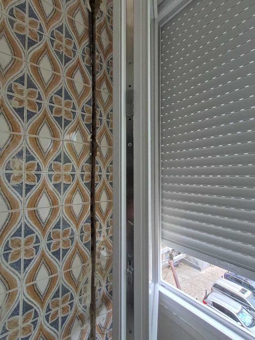 8 Janelas PVC com 6 estores Elétricos