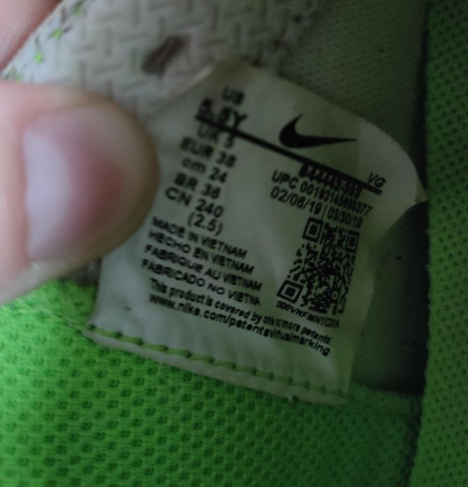 Buty piłkarskie korki Nike