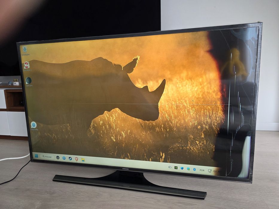 Tv Samsung 48" UE48JU6400K com ecrã avariado
