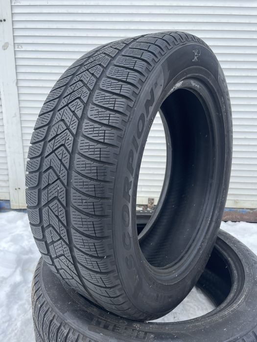 Продам  разноширокий комплект шин Pirelli