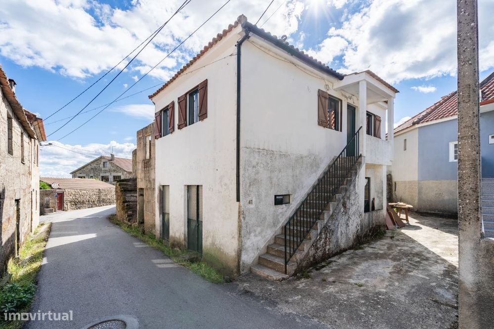 Conjunto de 4 moradias em Borbelinha, Adoufe - Vila Real