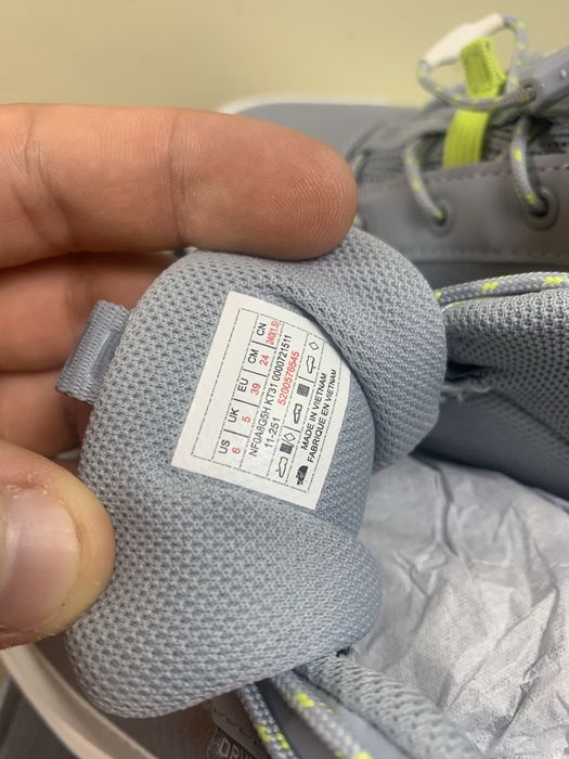Buty the north face