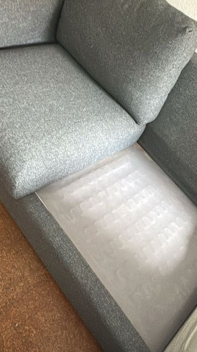 Sofá com chaise long e cama