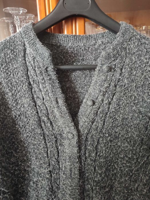 Casaco em malha cinzento