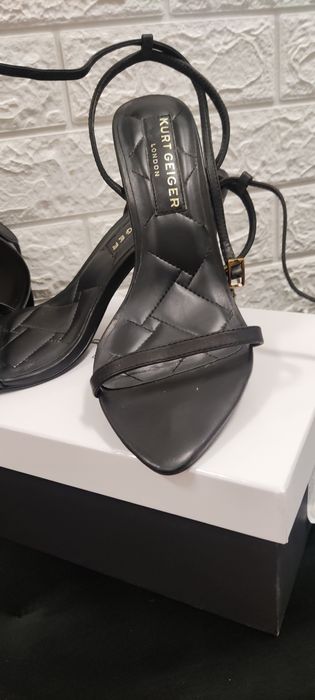 Szpilki sandały odkryte KURT GEIGER 41