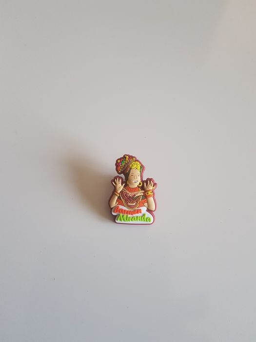 Pin da Carmen Miranda. Novo
