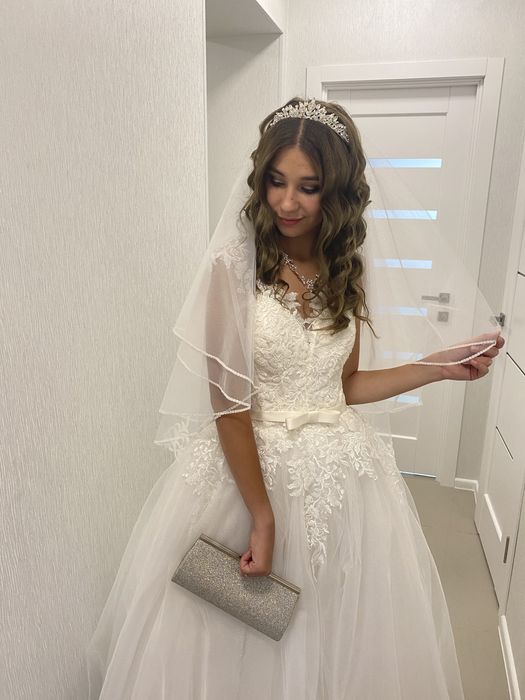 Весільна сукня