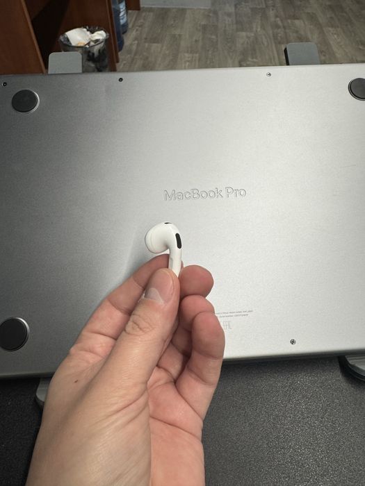 Apple Airpods 3 left