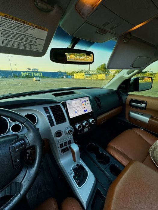 Продам Toyota Sequoia