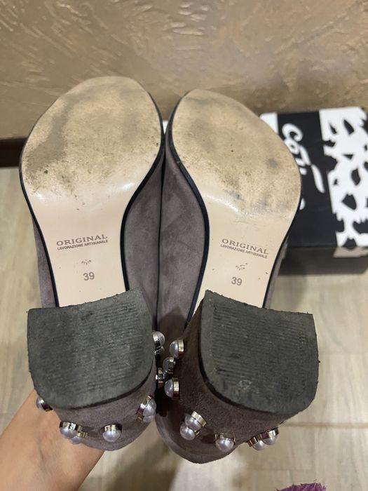 Босоножки кожаные разных моделей 38 и 39 раз