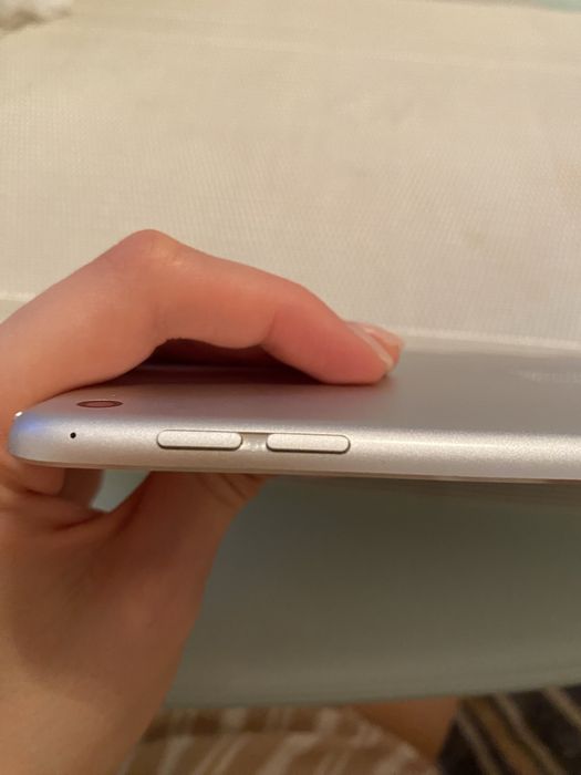 iPad mini 4 64gb model A1538