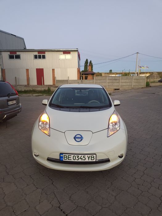 Nissan leaf в хорошем состоянии