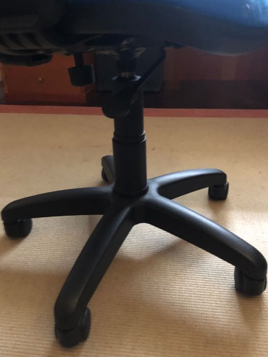 Cadeira de Escritório Ergonómica