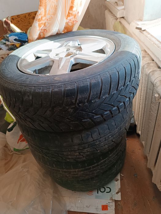 Продам шины з дисками