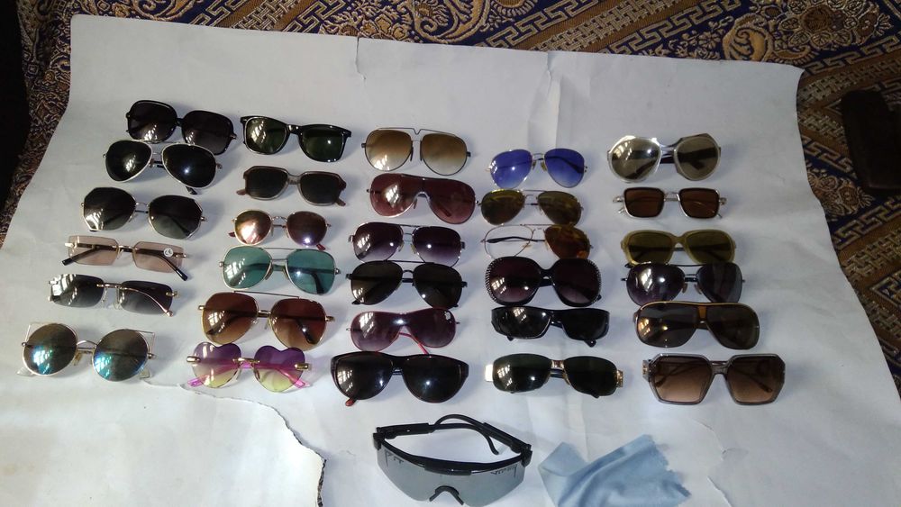 Продам сонячні окуляри