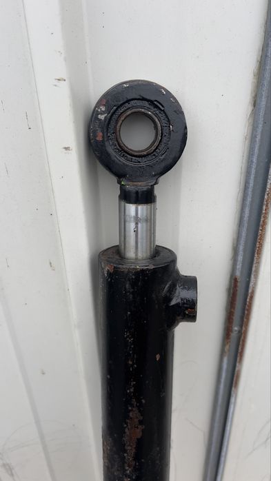 Silownik Hudrauliczny długi dwustronnego dzialania