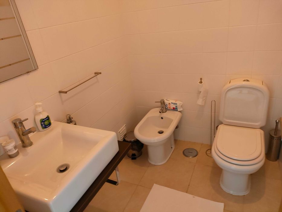 Apartamento T1 para arrendar em condomínio fechado