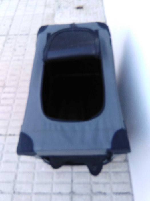 Mala de transporte para cão pequeno ou médio. Está como nova.