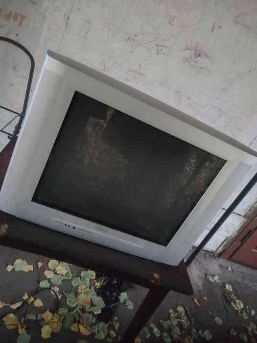 Продам телевизор Филипс