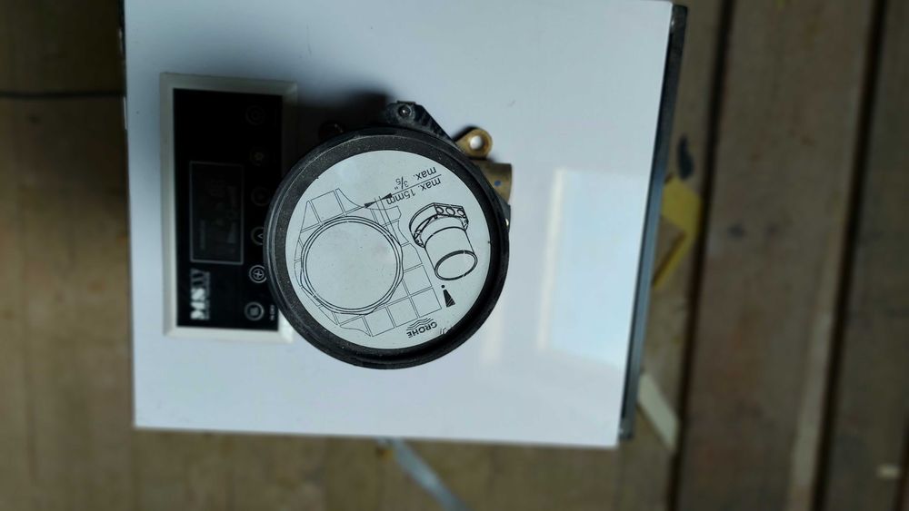 Bateria wannowa ścienna Grohe element podtynkowy do armatur czarny