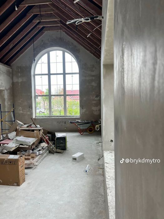 Цементна/гіпсова штукатурка стін. Машинна штукатурка стін. Штукатур