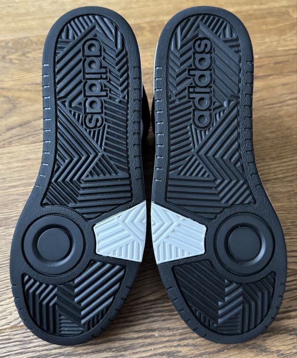 Підліткові черевики кросівки Adidas Hoops 2024 р. р.39,5(25,5 см)