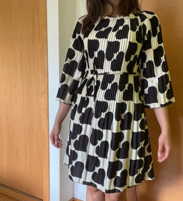 Vestido preto e branco