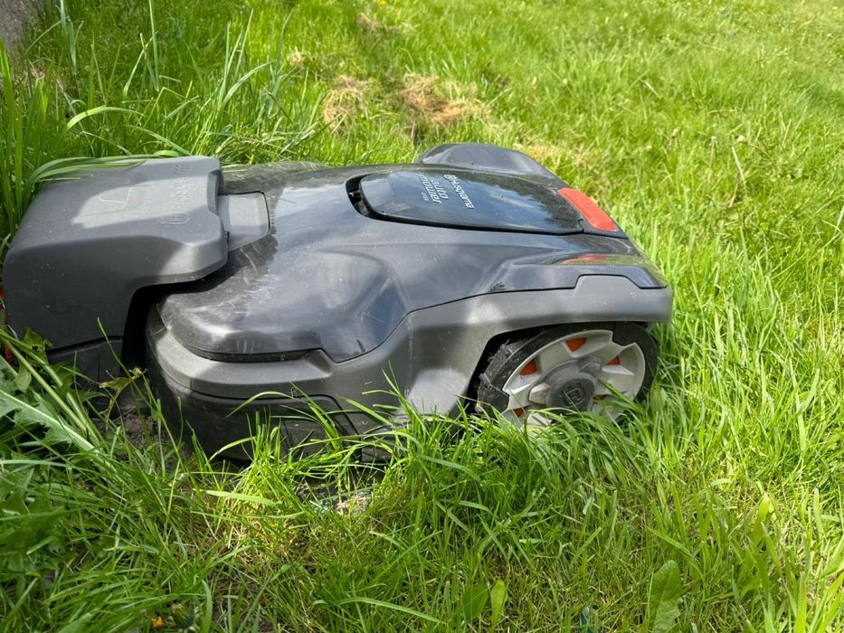 Husquarna AutoMower 415x kosiarka jak nowa, kosi 15 arów