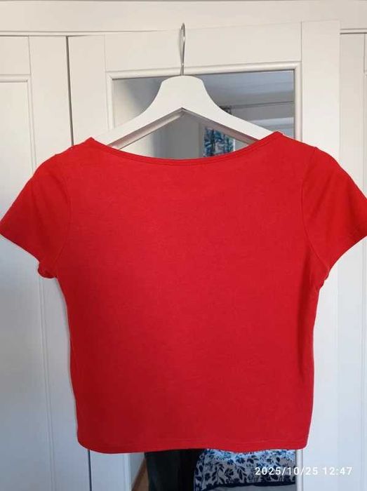 Czerwona bluzka z krótkim rękawem basic capsule minimal red summer tee Cropp S
