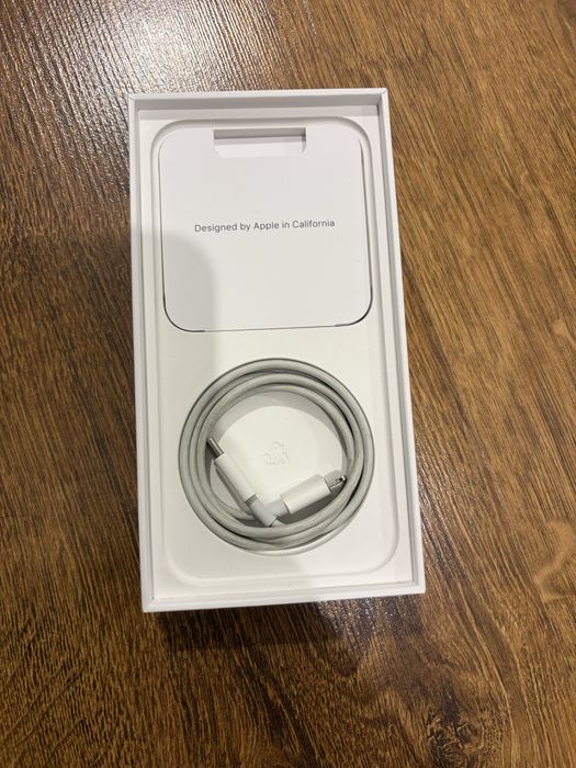 Iphon 13 128 GB bialy stan idealny