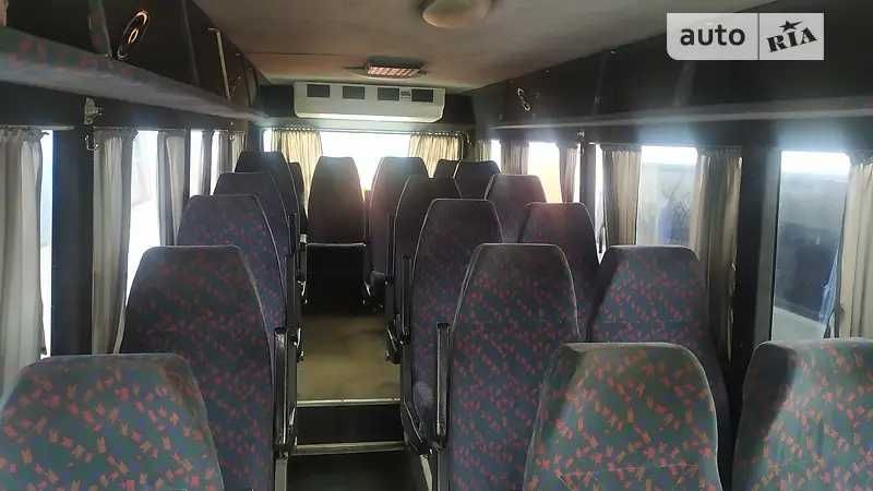 Автобус Mercedes Vario