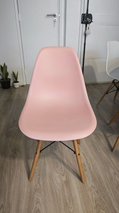 Vendo cadeira rosa nórdica