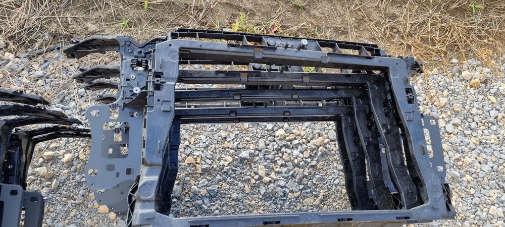 Wzmocnienie pas przedni przód audi Q3 nowe oryginał 83A