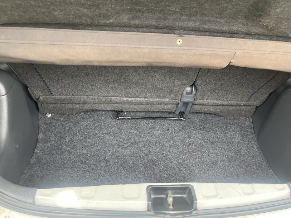 Toyota  yaris 1.0