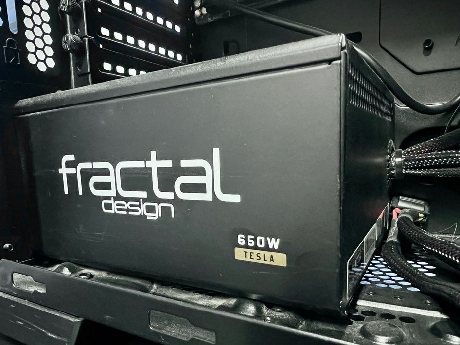 Komputer i7-6700K / GTX 1060 6GB / 16GB RAM / SSD /