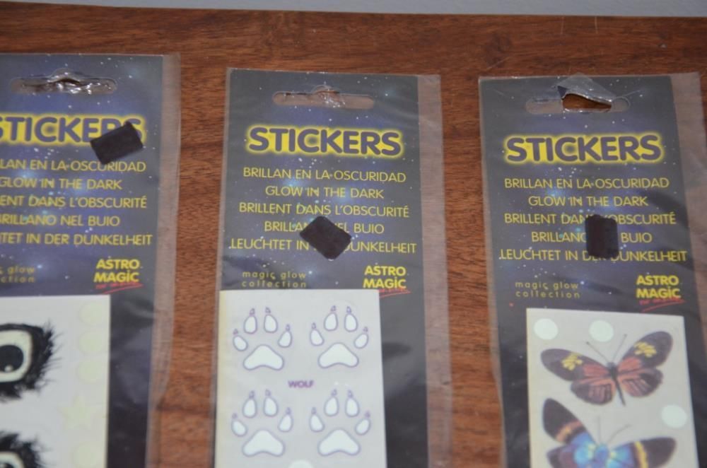 Stickers Fosforescentes (brilham no escuro)-Borboletas+Pegadas+Olhos