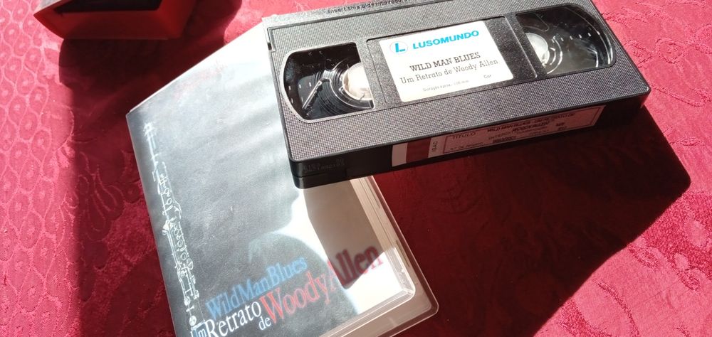 Cassetes VHS Filmes saldos hoje e DVDs de qualidade desde 2E.