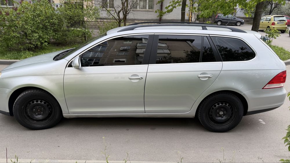 VW гольф 5 1.4  2008 року 152 тис пробіг