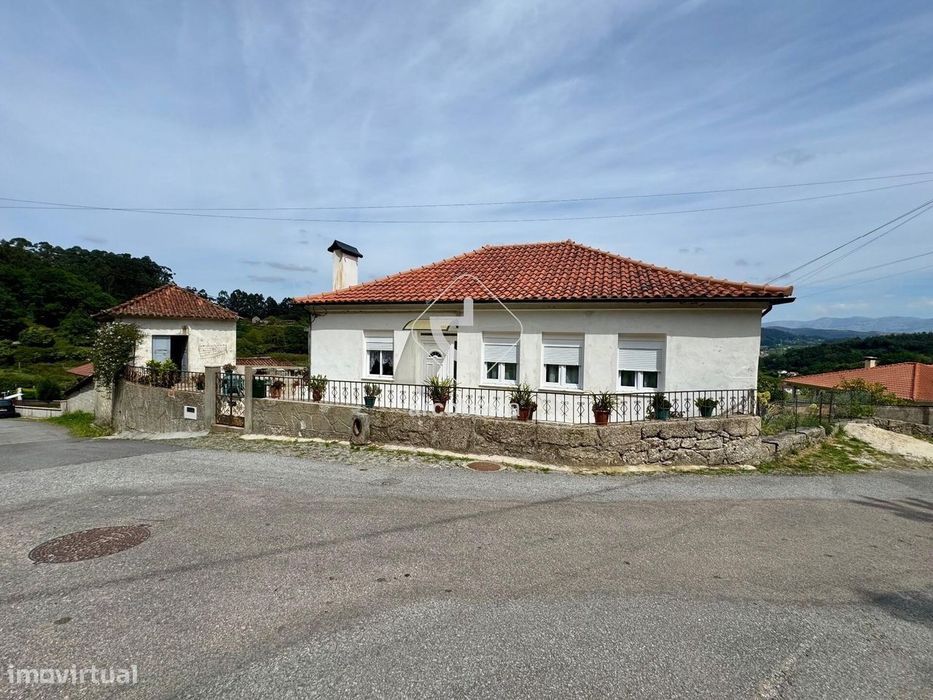 Moradia T3 em Vila Fonche